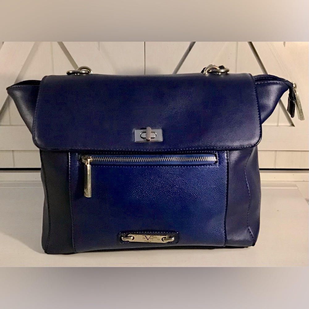 Versace 1969 Abbigliamento Sportivo
Also referred to as Versace 1969.
